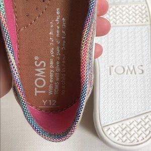 Toms Shoes - BRAND NEW Multicolor Classic TOMS Toms Shoes - BRAND NEW Multicolor Classic TOMS
